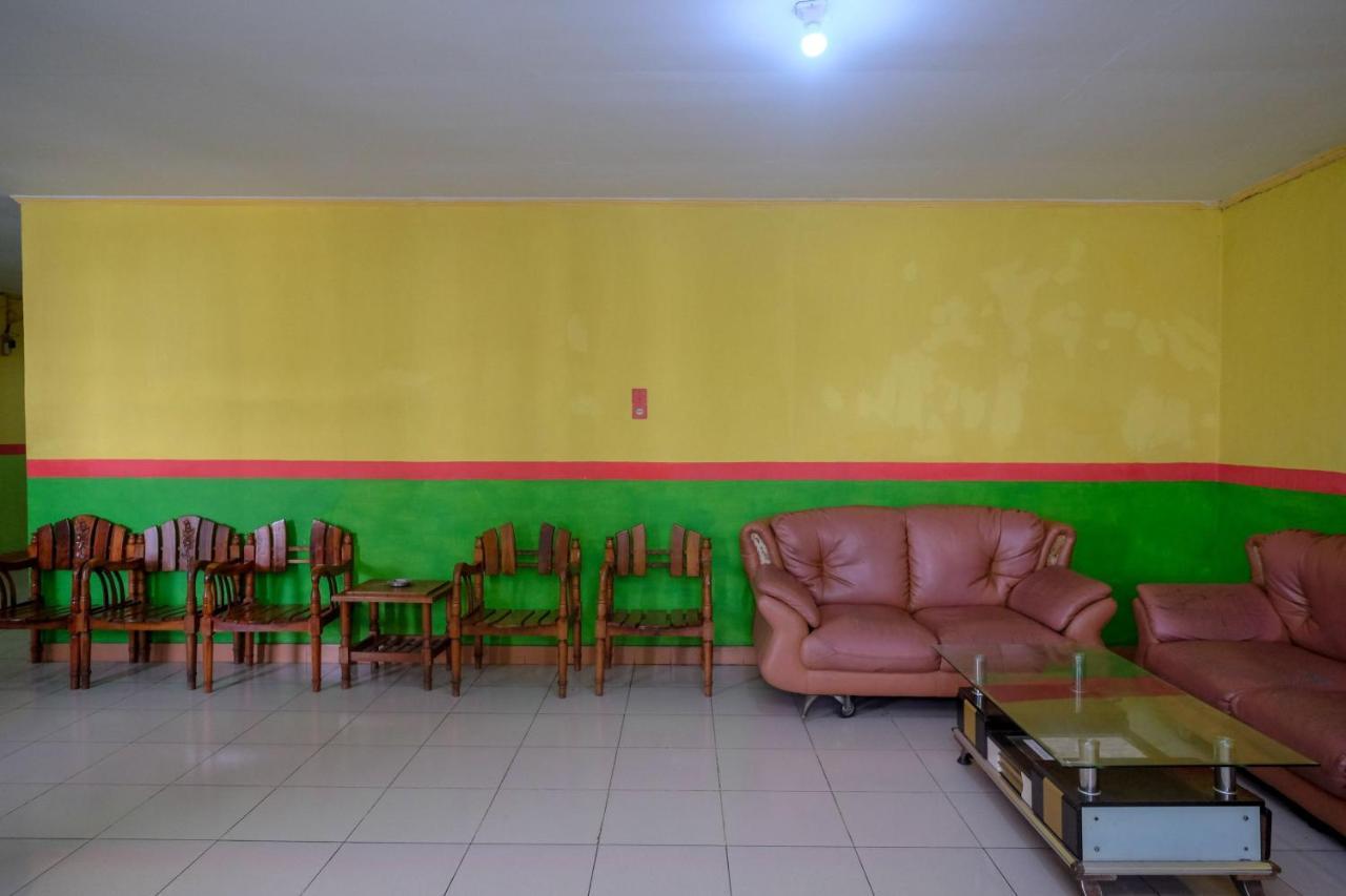 Reddoorz Near Pelabuhan Nusantara Parepare Dış mekan fotoğraf