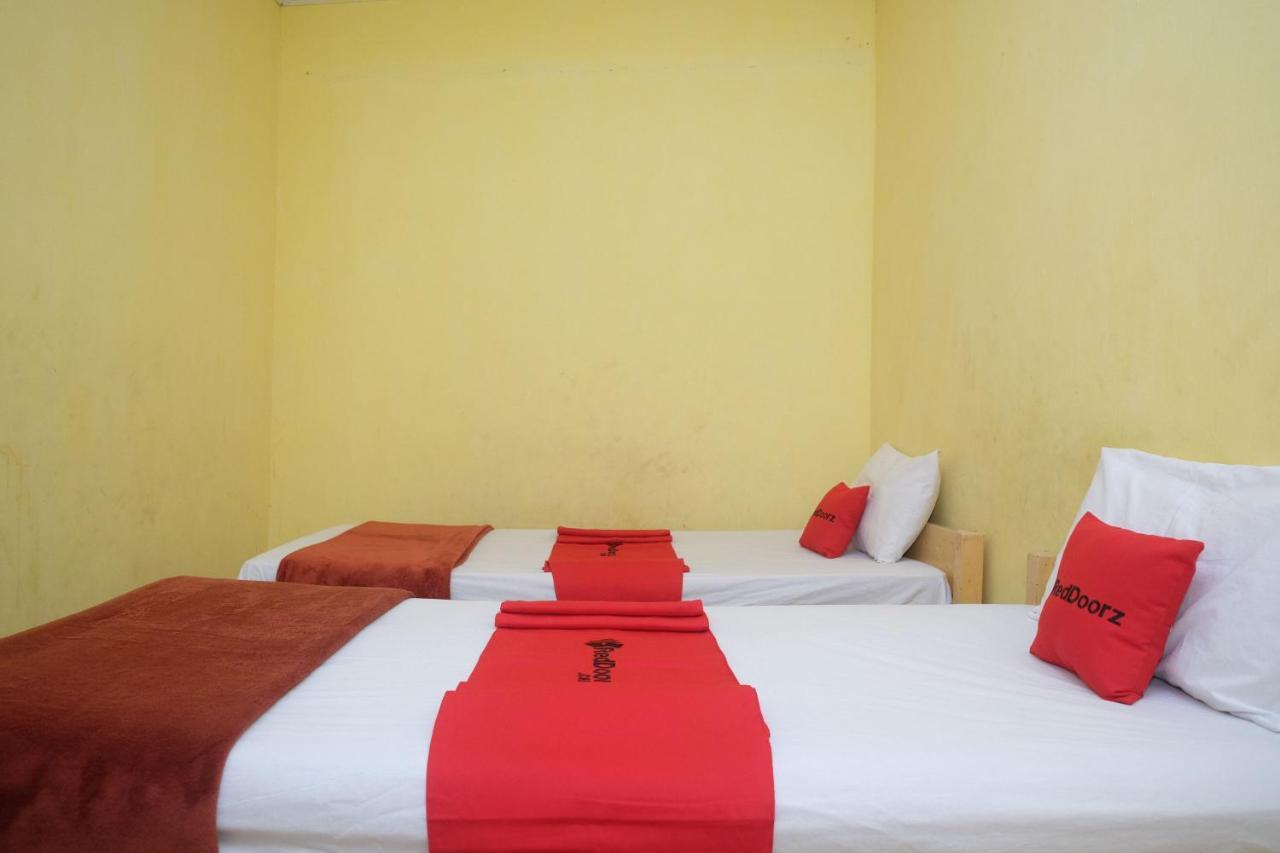 Reddoorz Near Pelabuhan Nusantara Parepare Dış mekan fotoğraf