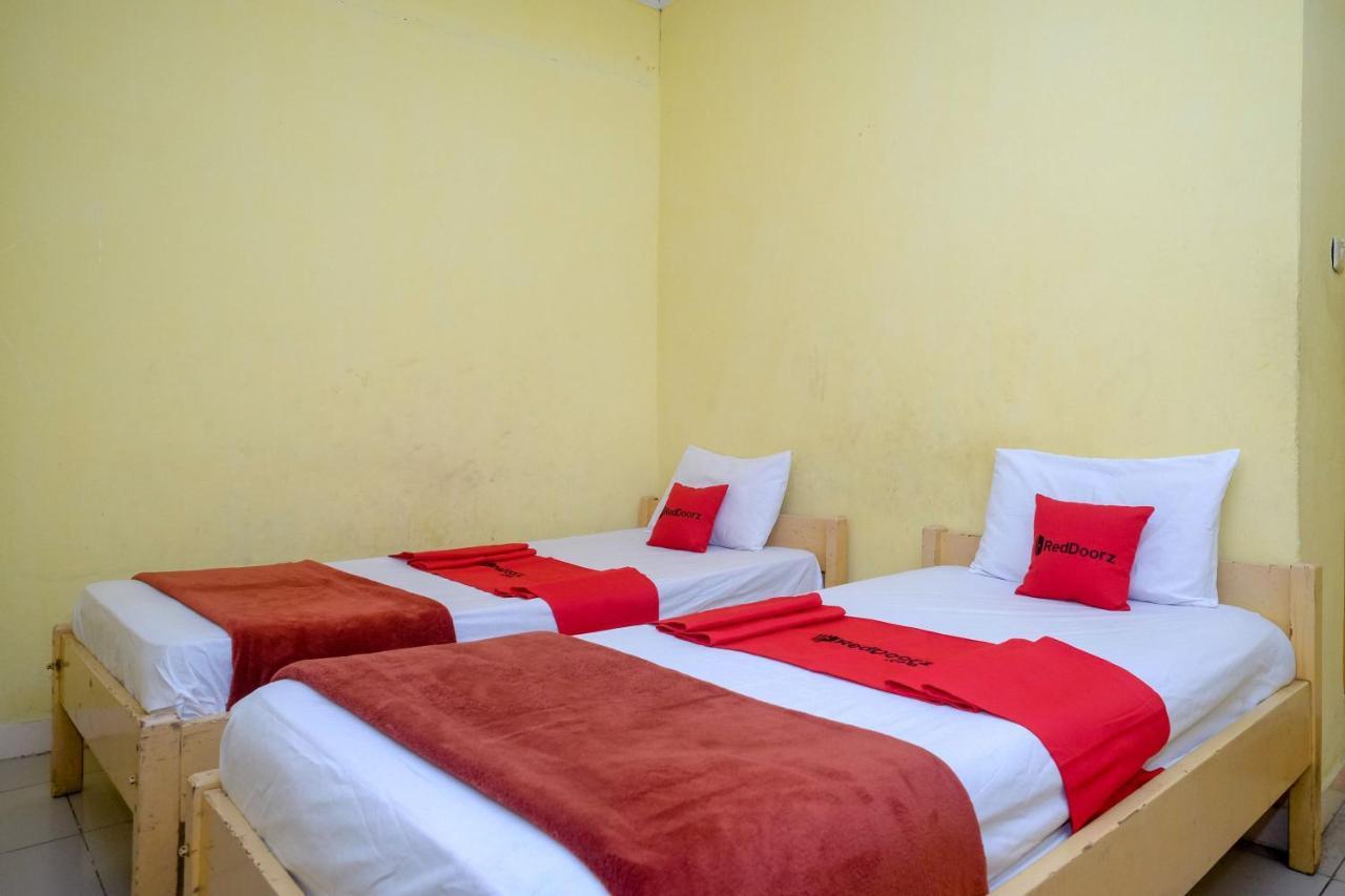 Reddoorz Near Pelabuhan Nusantara Parepare Dış mekan fotoğraf