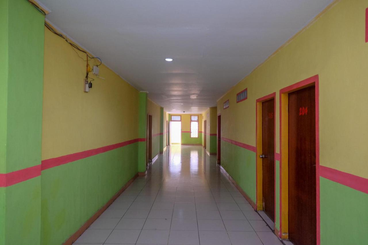 Reddoorz Near Pelabuhan Nusantara Parepare Dış mekan fotoğraf
