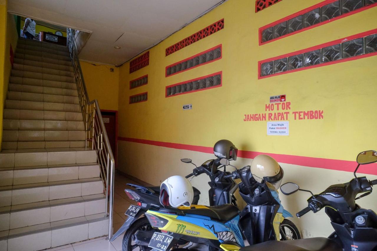 Reddoorz Near Pelabuhan Nusantara Parepare Dış mekan fotoğraf
