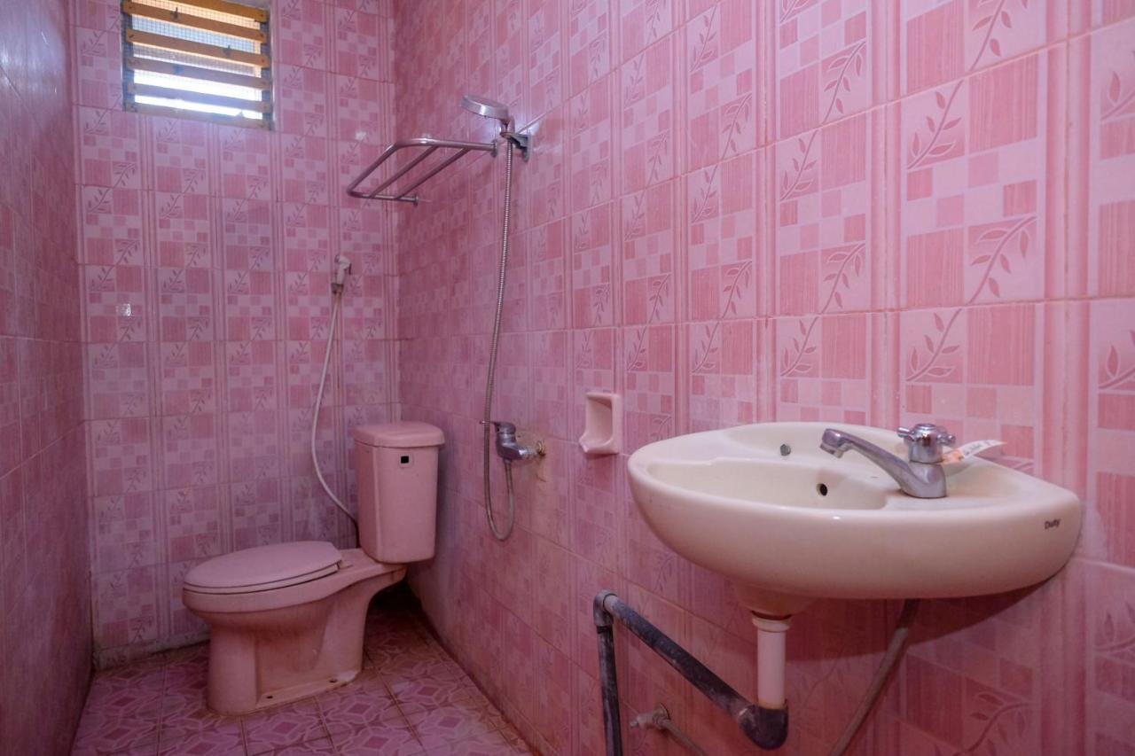 Reddoorz Near Pelabuhan Nusantara Parepare Dış mekan fotoğraf